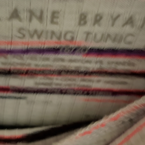 NEW PRICE! 🌸 swing mock neck tunic - Picture 3 of 3